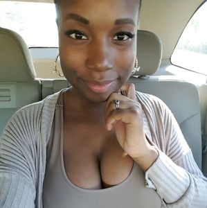 Meet your Posher, Alexus